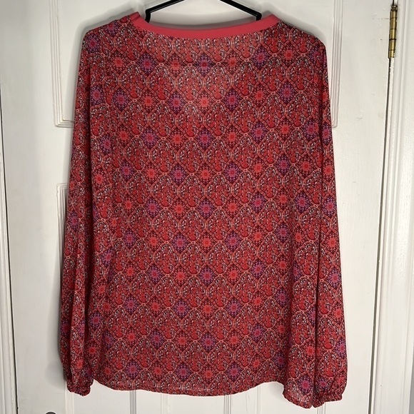 Woman’s Size Small Lightweight Sheer Blouse. Office, V Neck - Picture 5 of 9